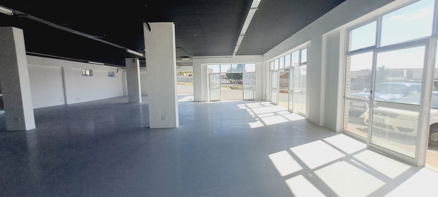 To Let commercial Property for Rent in Vredekloof Western Cape